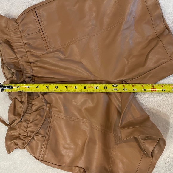 KENDALL + KYLIE Women's Vegan Leather Paperbag Shorts size S - Picture 5 of 6
